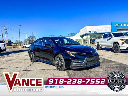 Midnight Black Metallic 2024 Toyota Corolla SE