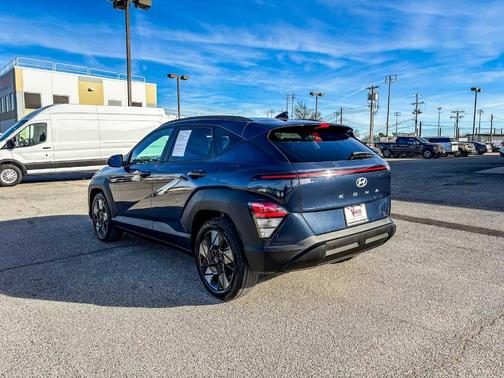 2025 Hyundai KONA SEL