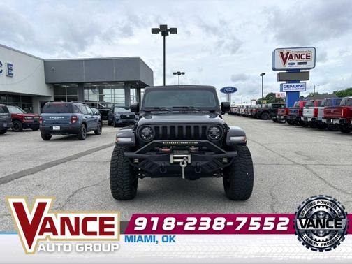 Black Clearcoat 2021 Jeep Wrangler Unlimited Sahara Altitude