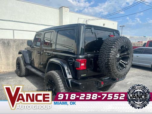 Black Clearcoat 2021 Jeep Wrangler Unlimited Sahara Altitude