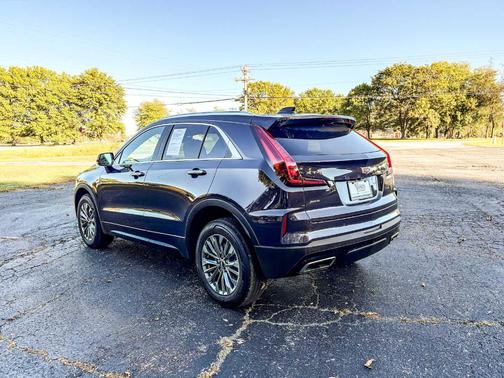 2024 Cadillac XT4 Premium Luxury