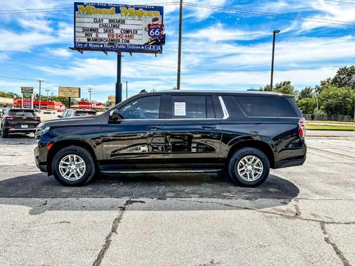 2022 Chevrolet Suburban LT