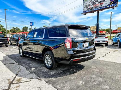 2022 Chevrolet Suburban LT