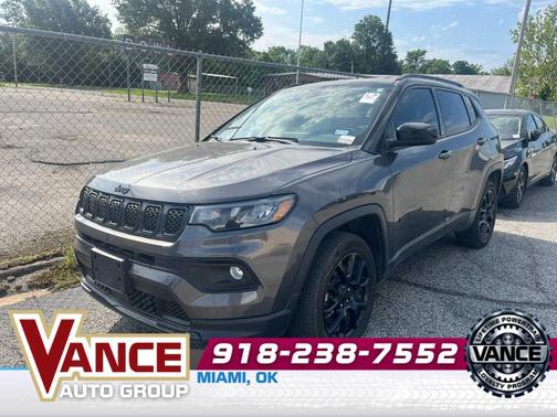 Granite Crystal Clearcoat Metallic 2023 Jeep Compass Altitude