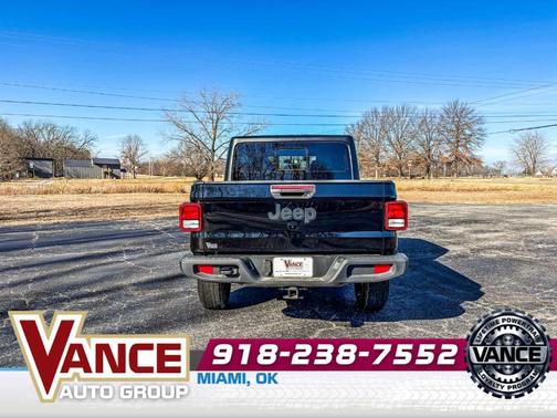 2023 Jeep Gladiator Sport