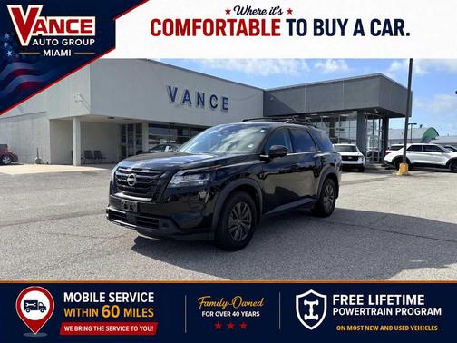 Black 2022 Nissan Pathfinder SV