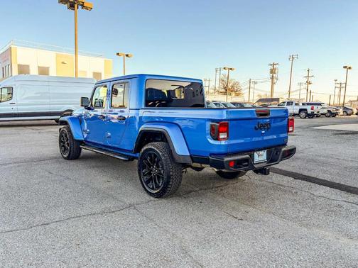 2025 Jeep Gladiator Sport