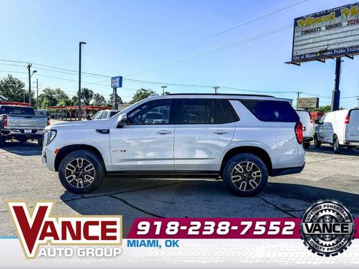 White Frost Tri-Coat 2021 GMC Yukon AT4