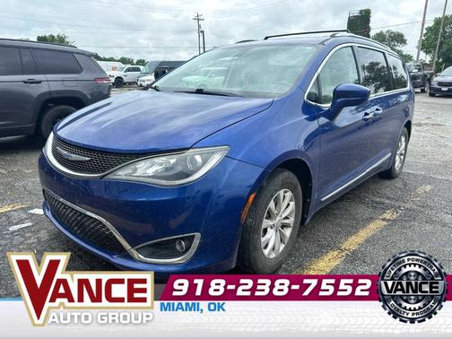 Ocean Blue Metallic 2019 Chrysler Pacifica Touring-L