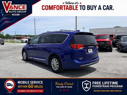 Ocean Blue Metallic 2019 Chrysler Pacifica Touring-L