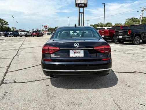 2018 Volkswagen Passat 2.0T SEL Premium
