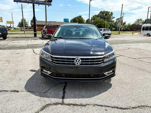 2018 Volkswagen Passat 2.0T SEL Premium