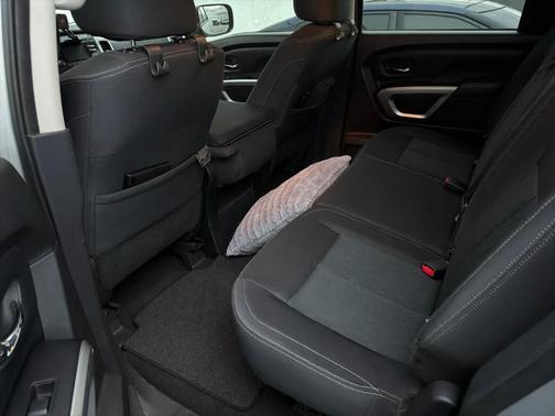 2018 Nissan Titan SV