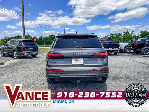 Samurai Gray Metallic 2025 Audi Q7 55 Prestige