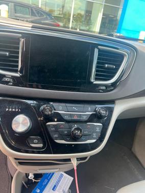 2018 Chrysler Pacifica Touring-L