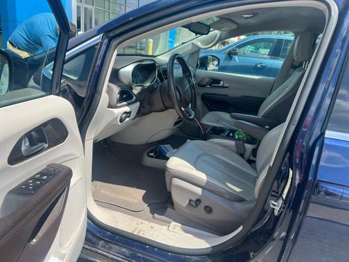 2018 Chrysler Pacifica Touring-L
