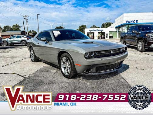 2017 Dodge Challenger SXT