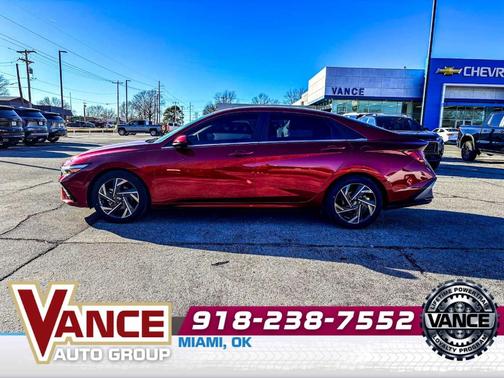 2024 Hyundai ELANTRA SEL