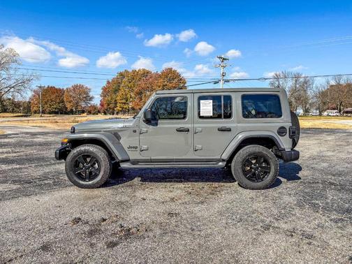 2022 Jeep Wrangler Unlimited Sahara Altitude