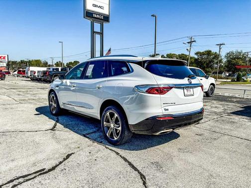 2022 Buick Enclave Essence