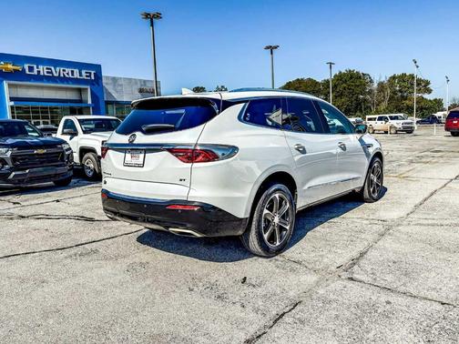 2022 Buick Enclave Essence