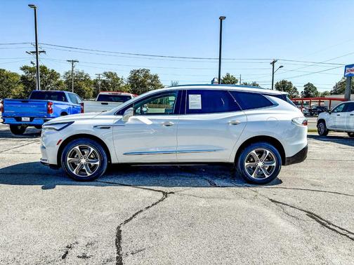 2022 Buick Enclave Essence