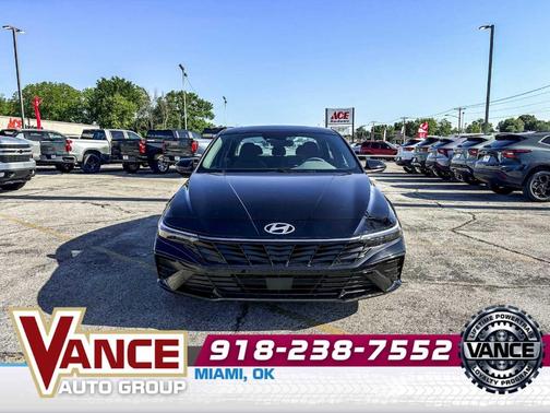 Black 2025 Hyundai ELANTRA SEL Convenience