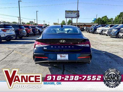 Black 2025 Hyundai ELANTRA SEL Convenience