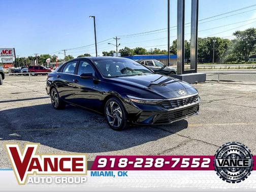 Black 2025 Hyundai ELANTRA SEL Convenience