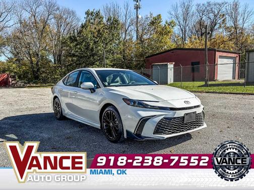 2025 Toyota Camry SE