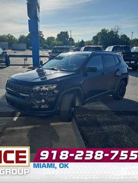 Diamond Black 2022 Jeep Compass Altitude