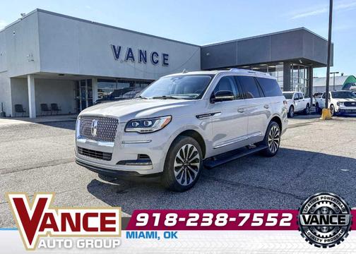 Ceramic Pearl 2023 Lincoln Navigator Reserve