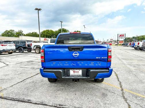 2024 Nissan Frontier SV