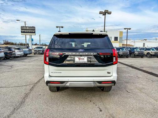 2025 Ford Expedition Platinum