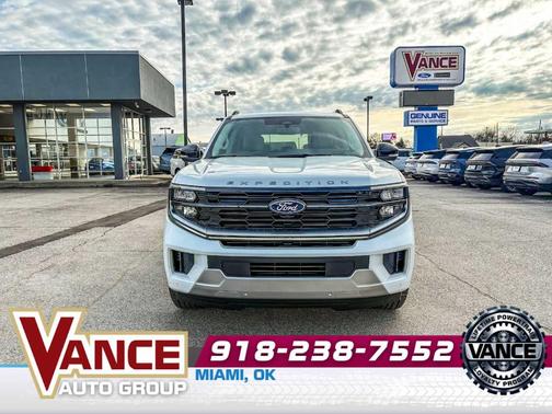 Star White 2025 Ford Expedition Platinum