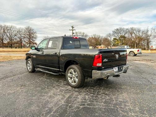 2016 RAM 1500 SLT