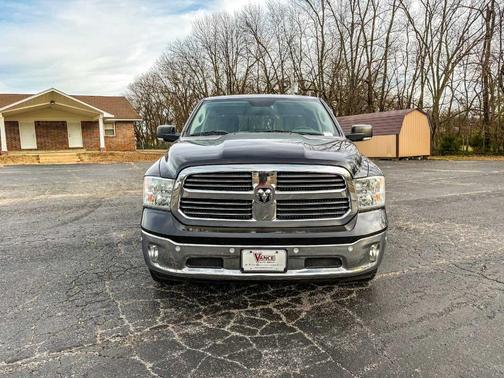 2016 RAM 1500 SLT