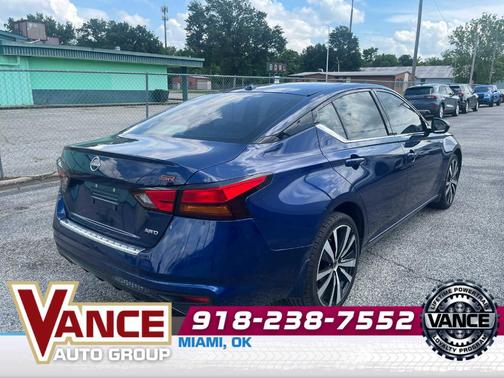 Deep Blue Pearl 2023 Nissan Altima 2.5 SR