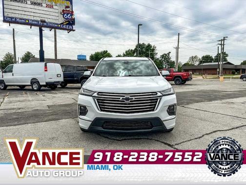 Summit White 2023 Chevrolet Traverse Premier