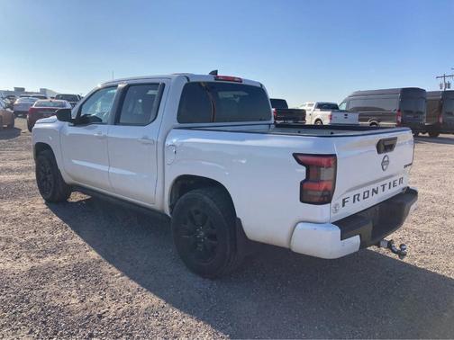 2023 Nissan Frontier SV