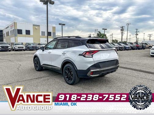 Glacier White Pearl 2023 Kia Sportage X-Pro