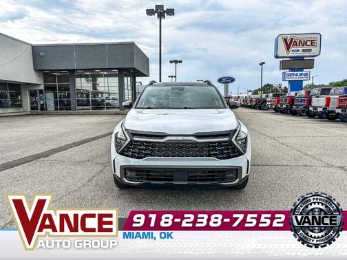 Glacier White Pearl 2023 Kia Sportage X-Pro