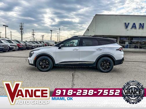 Glacier White Pearl 2023 Kia Sportage X-Pro
