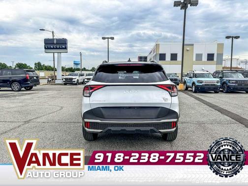 Glacier White Pearl 2023 Kia Sportage X-Pro