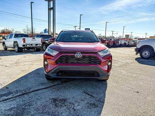 2020 Toyota RAV4 Hybrid XLE