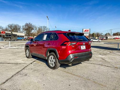 2020 Toyota RAV4 Hybrid XLE