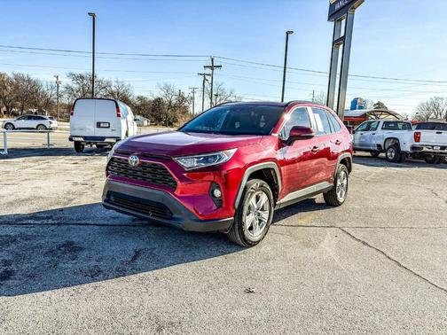 2020 Toyota RAV4 Hybrid XLE