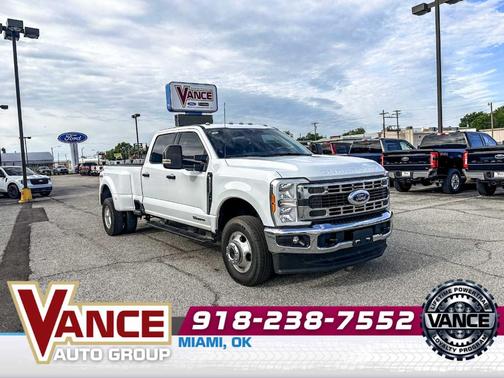 Oxford White 2025 Ford F-350 XLT