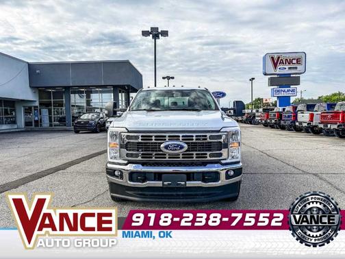 Oxford White 2025 Ford F-350 XLT
