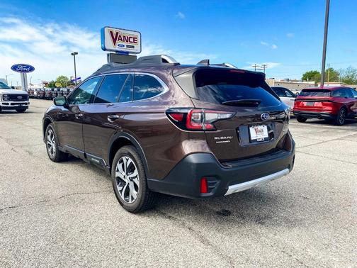 2022 Subaru Outback Touring XT